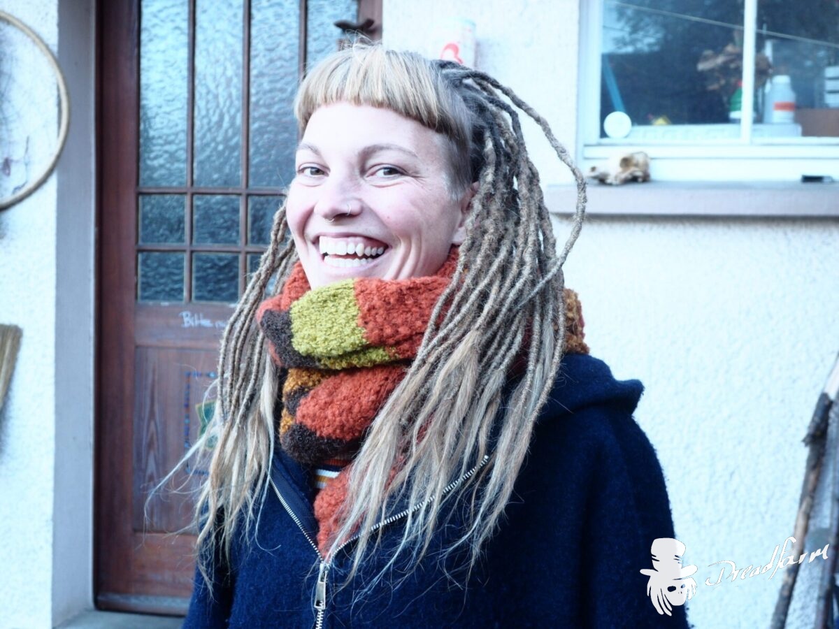 girl with dreads, dreads make happy